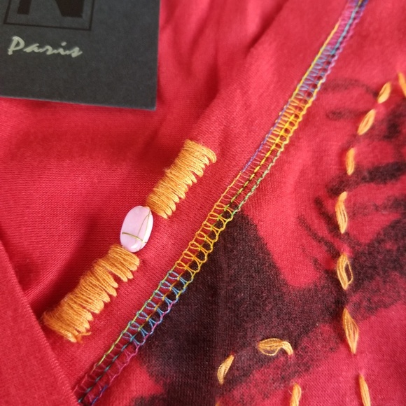 💥 3×$25 💥NESLAY PARIS NICE RED TOP - Picture 4 of 7